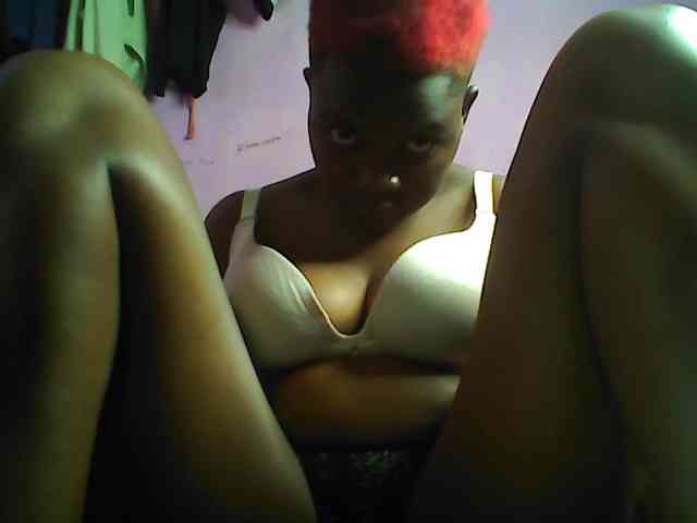 Thickblackebony webcam