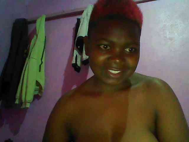 Thickblackebony webcam