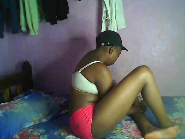 Thickblackebony webcam