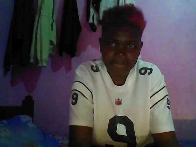 Thickblackebony webcam