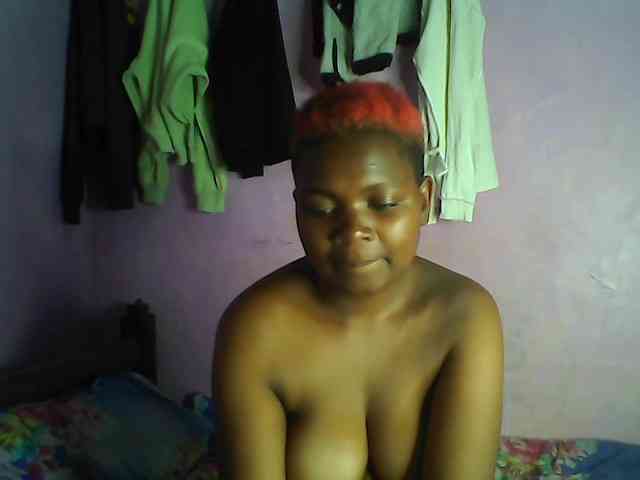 Thickblackebony webcam