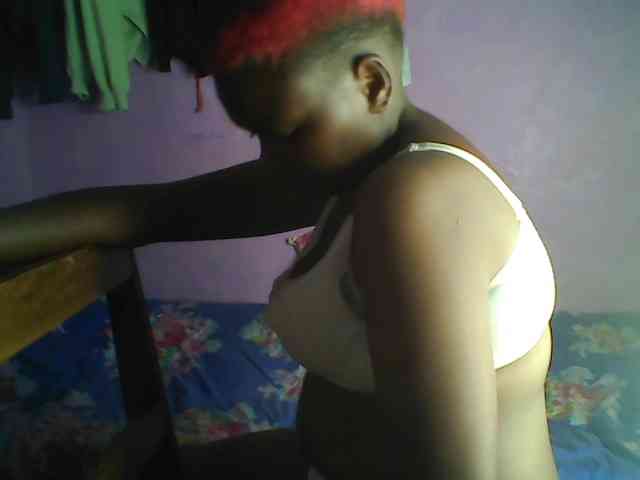 Thickblackebony webcam