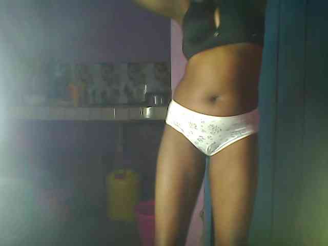 Thickblackebony webcam