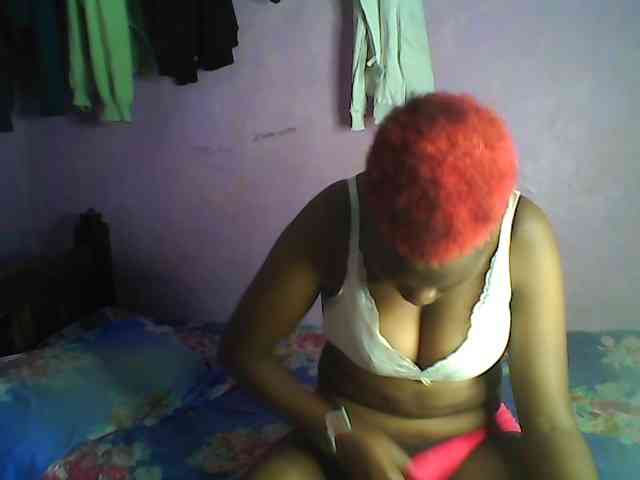 Thickblackebony webcam