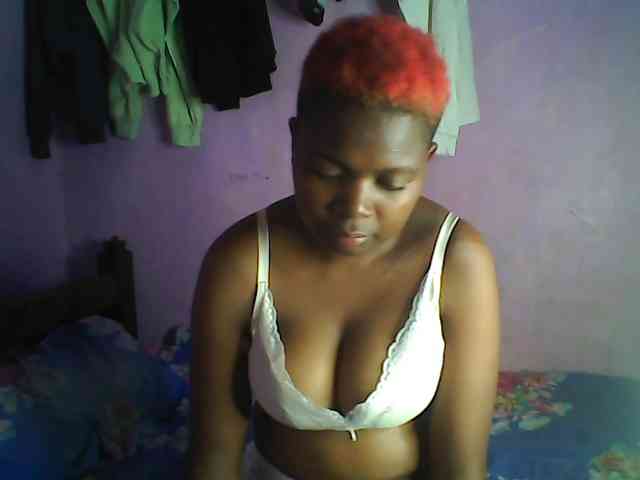 Thickblackebony webcam