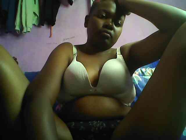Thickblackebony webcam