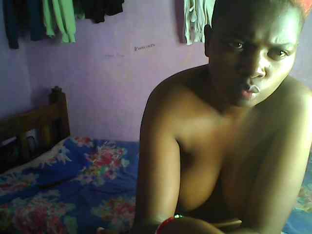 Thickblackebony webcam