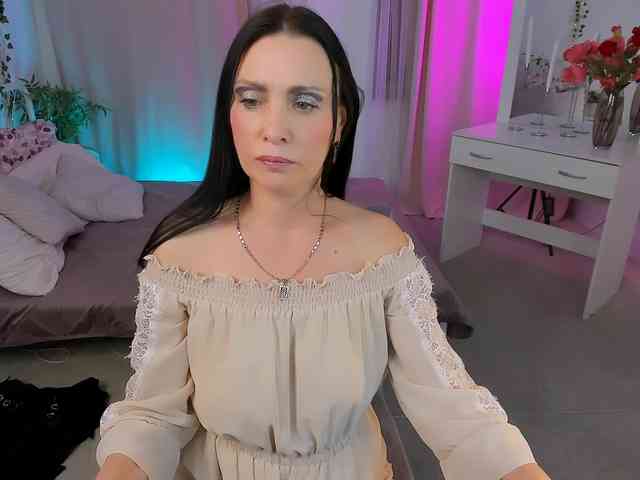 EvanessaJohns webcam