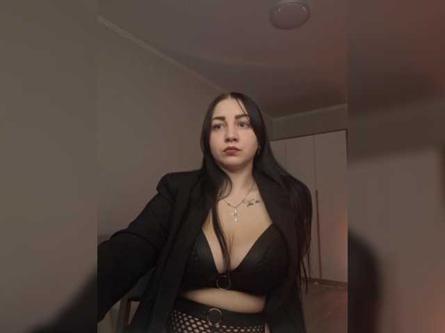 KaRiNa98b's BongaCams show and profile