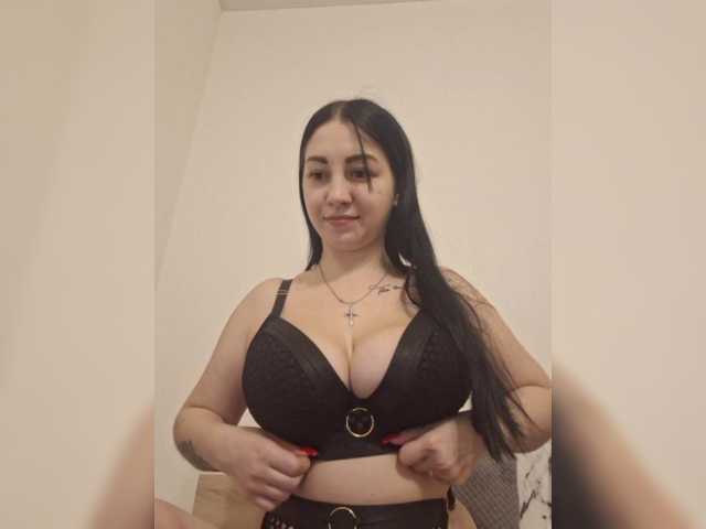 KaRiNa98b's BongaCams show and profile