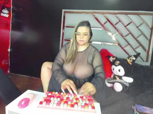 HellenHadsell's BongaCams show and profile