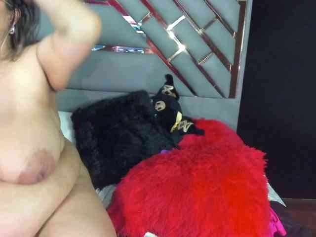 HellenHadsell webcam