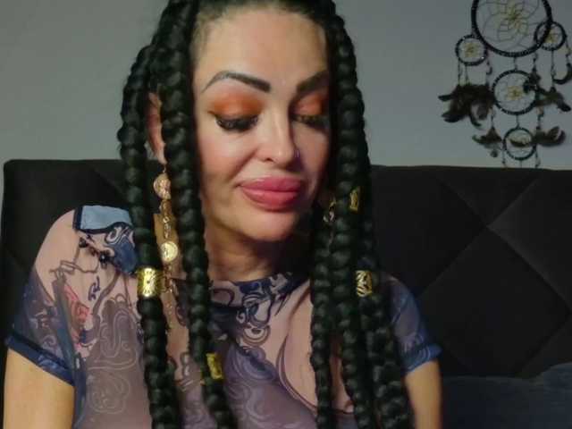 EvaSilk's BongaCams show and profile