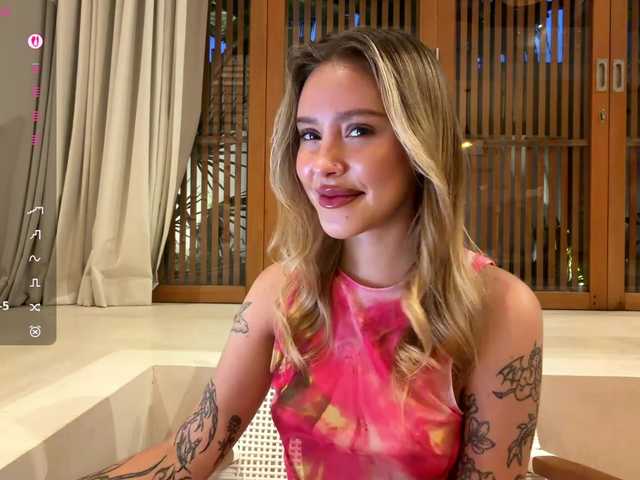 le modèle GladysCely est en webcam porno dans un show sur le site bongacams, il possède les tags suivants: White/Caucasian,Blonde,Shaved