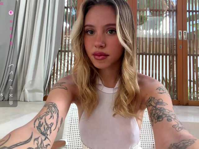 le modèle GladysCely est en webcam porno dans un show sur le site bongacams, il possède les tags suivants: White/Caucasian,Blonde,Shaved