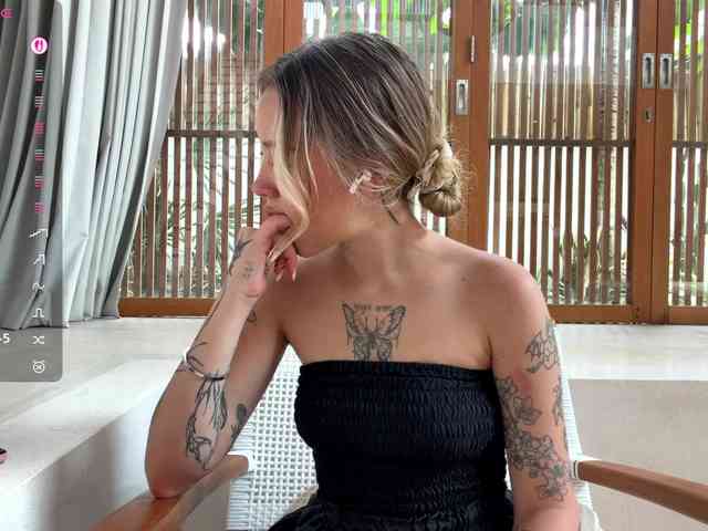 GladysCely GladysCely