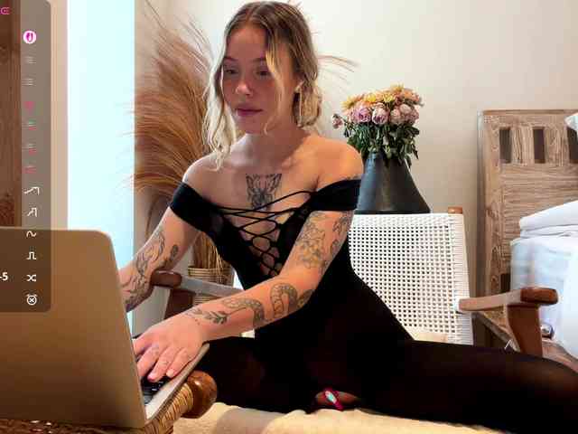 GladysCely GladysCely