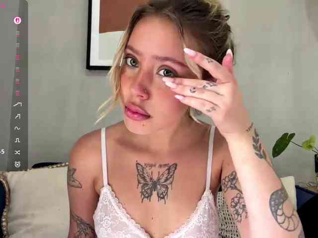 GladysCely GladysCely