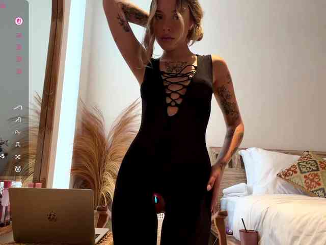 GladysCely GladysCely