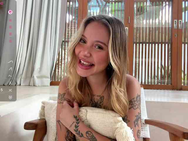 GladysCely GladysCely