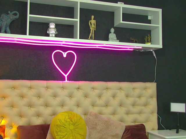 TaniaKarevina's BongaCams show and profile