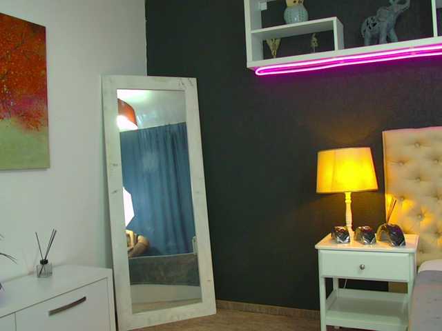 TaniaKarevina's BongaCams show and profile