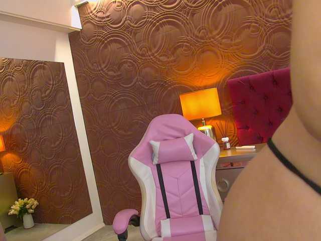 TaniaKarevina's BongaCams show and profile