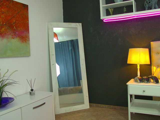 TaniaKarevina's BongaCams show and profile