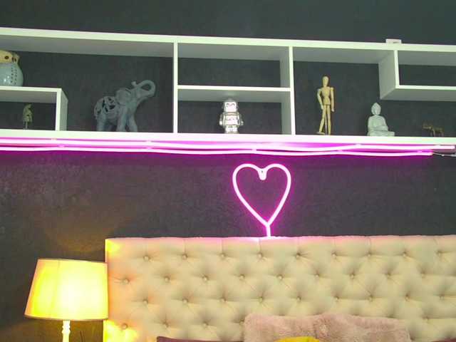 TaniaKarevina's BongaCams show and profile