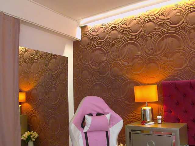 TaniaKarevina from BongaCams