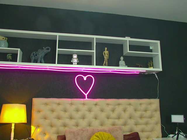 TaniaKarevina's BongaCams show and profile