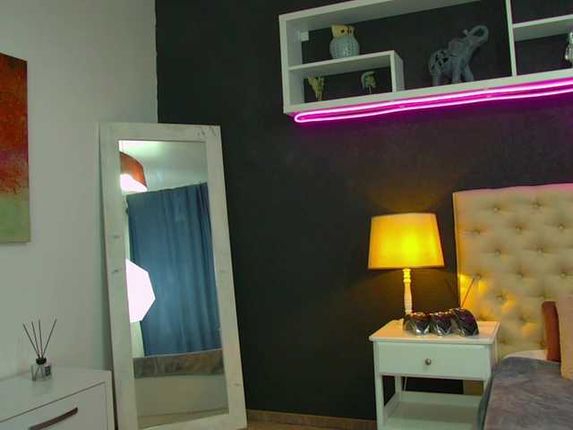 TaniaKarevina's BongaCams show and profile