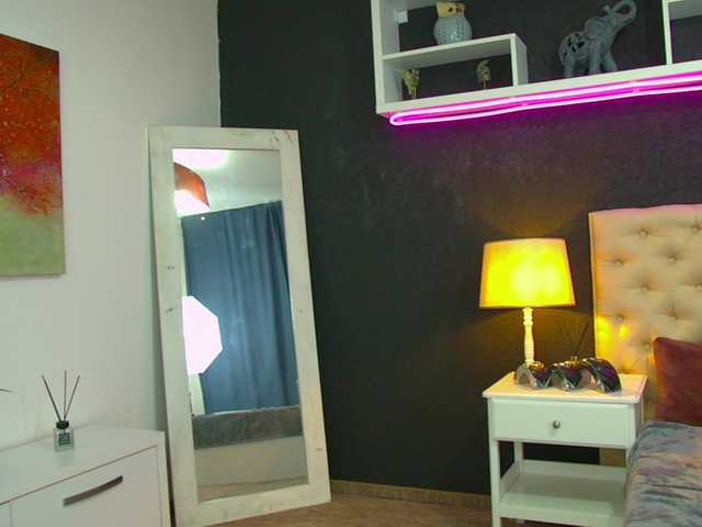 TaniaKarevina's BongaCams show and profile