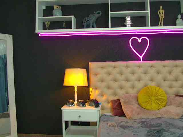 TaniaKarevina webcam