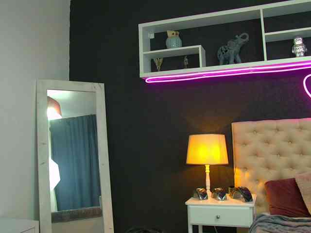 TaniaKarevina webcam