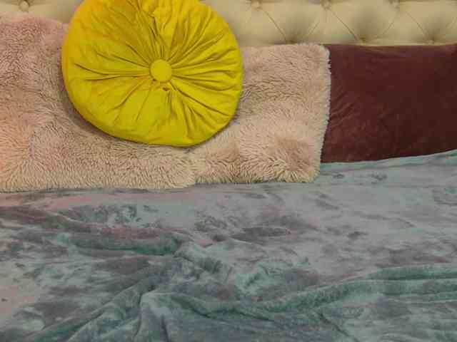 TaniaKarevina webcam