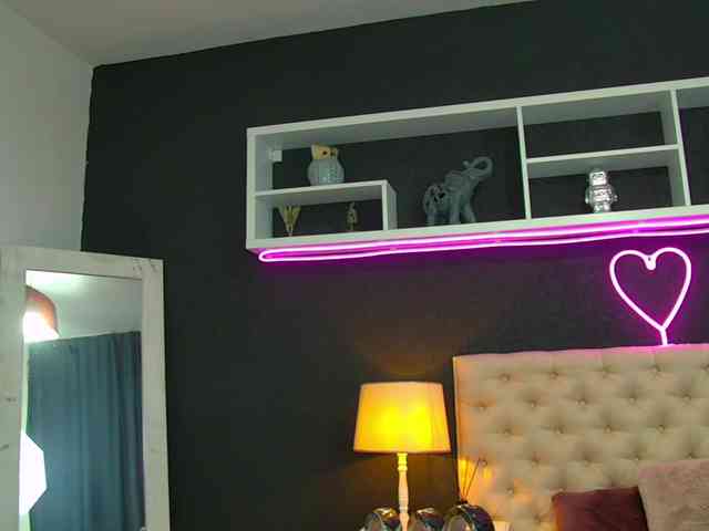 TaniaKarevina webcam