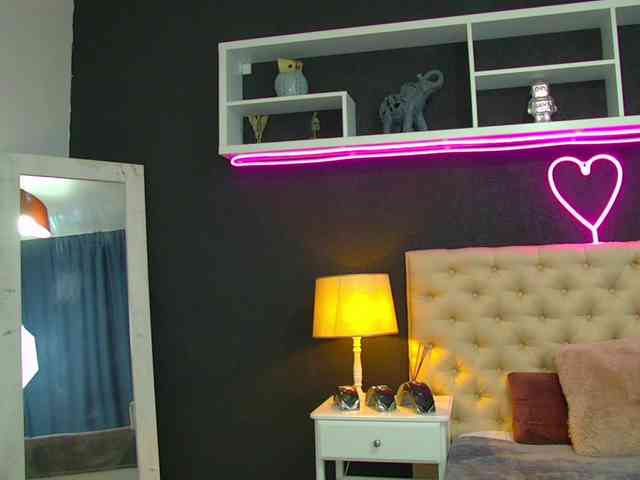 TaniaKarevina webcam