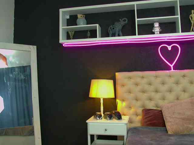 TaniaKarevina webcam