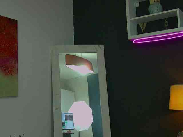 TaniaKarevina webcam