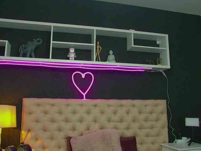 TaniaKarevina webcam