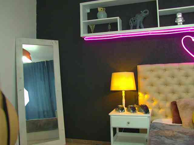 TaniaKarevina webcam