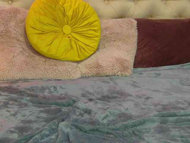 TaniaKarevina webcam