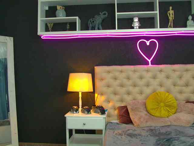 TaniaKarevina webcam