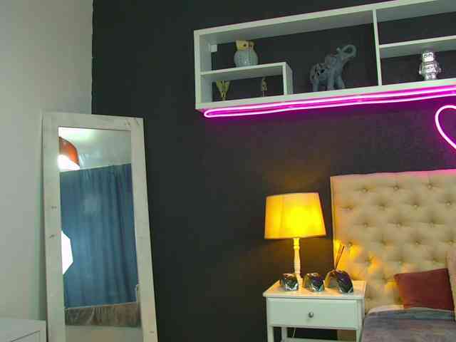 TaniaKarevina webcam