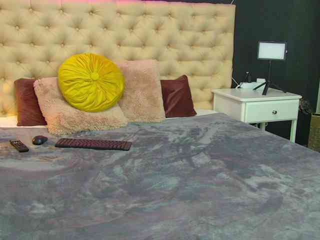 TaniaKarevina webcam