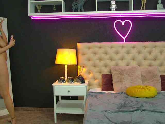 TaniaKarevina webcam