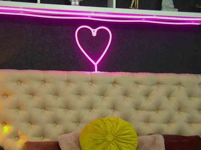 TaniaKarevina webcam