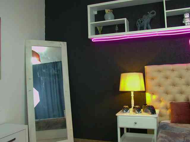 TaniaKarevina webcam