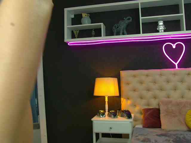 TaniaKarevina webcam